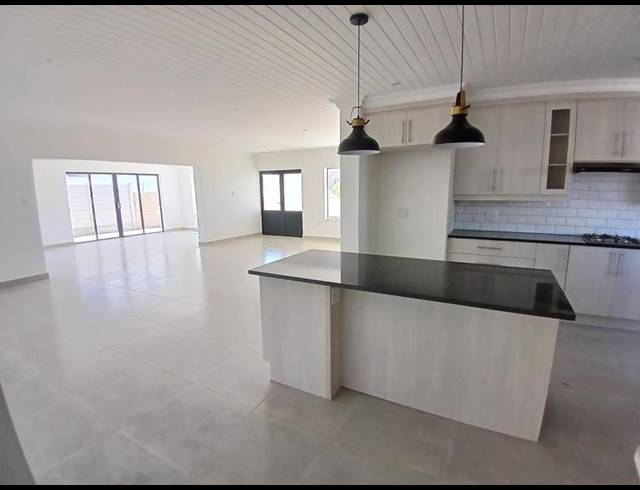 3 BEDROOM HOUSE FOR SALE IN STILBAAI-WES